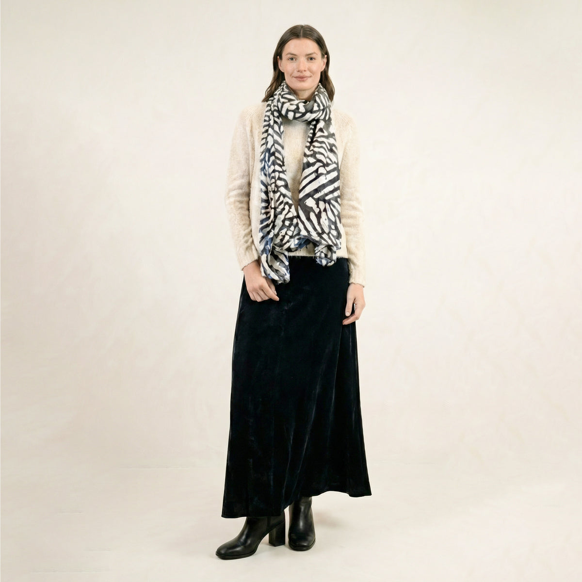 Fanda Black Plain Skirt