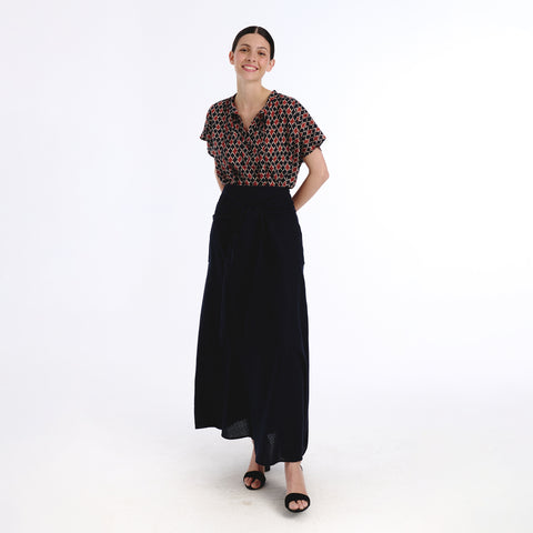 Sora black plains skirt