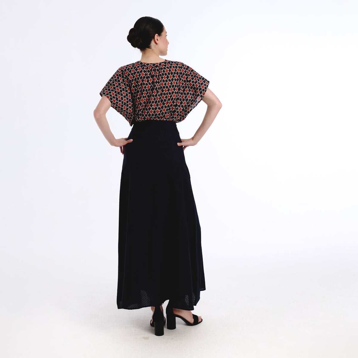 Sora black plains skirt
