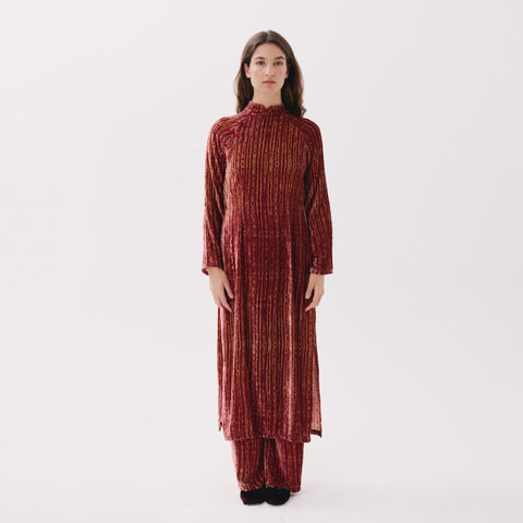 Sakura red linear top