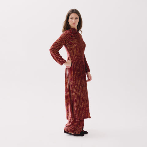 Sakura red linear top
