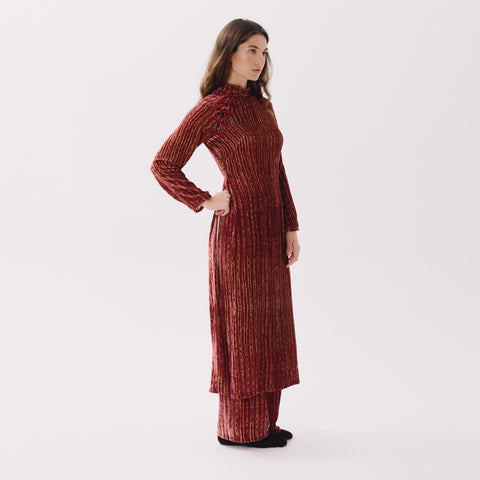 Sakura red linear top