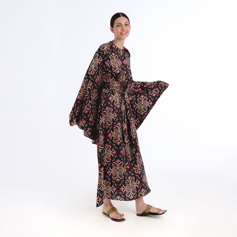 Vale black blanche flower cape