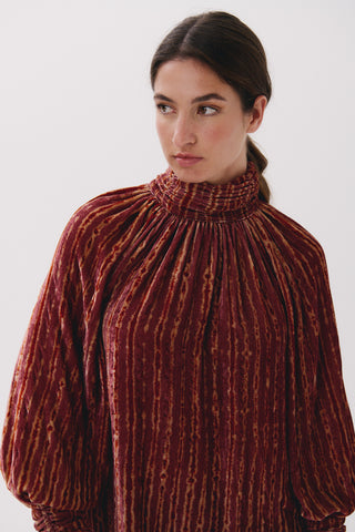 Clarion red linear top
