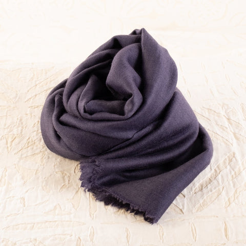 Arila grey maxi shawl in merino and silk - TANAVANA INC
