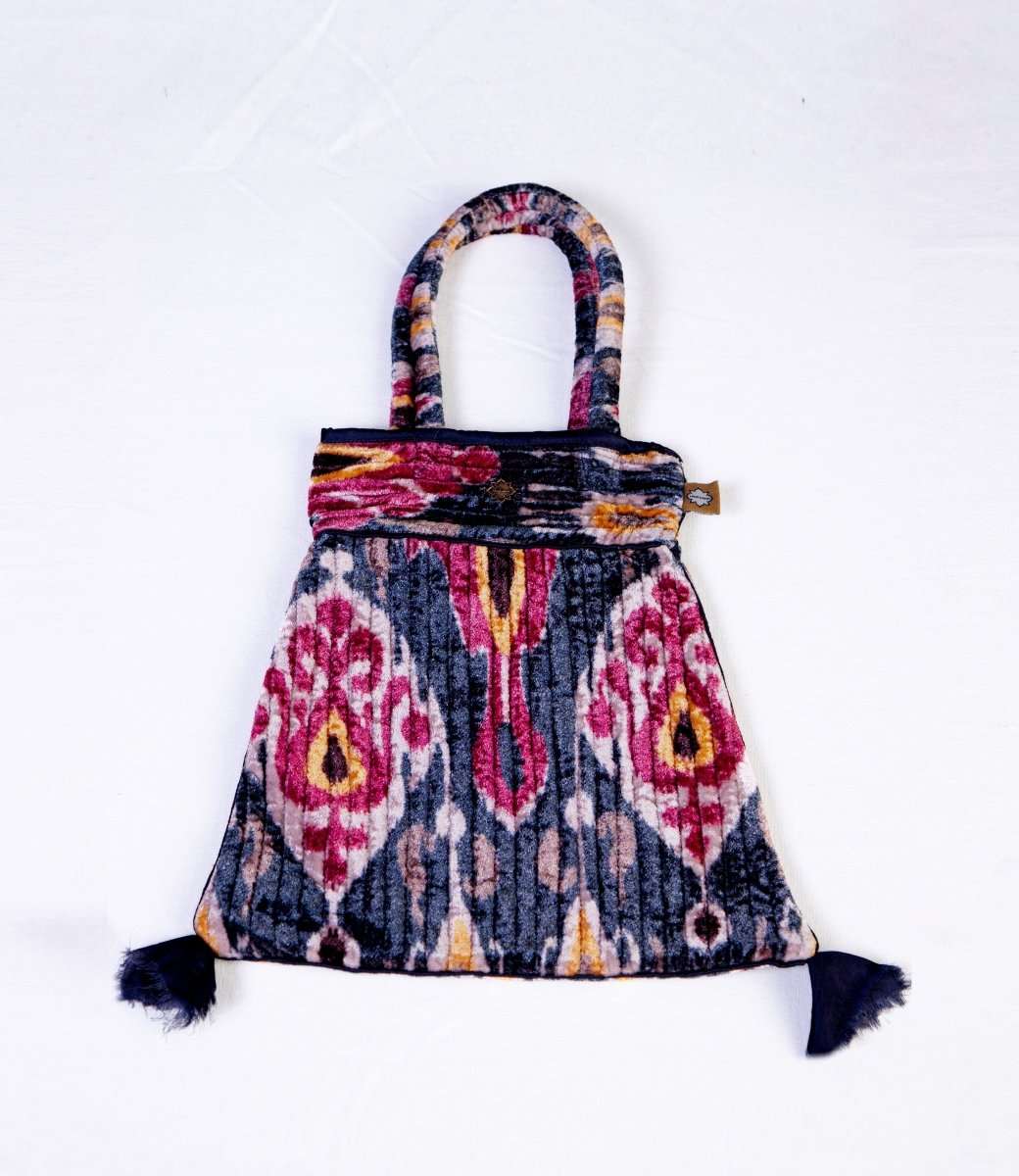 Carol black ikat Bag - TANAVANA INC